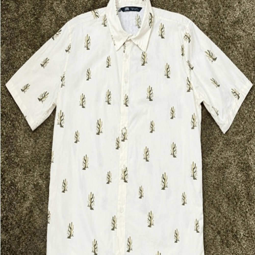Zara White Short-Sleeve Button-Down Shirt with Green Cactus Print